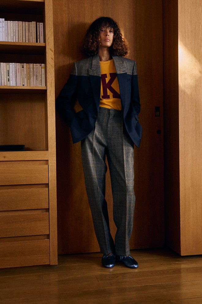 Màu xám không lạnh: bí quyết mặc gam màu công sở quen thuộc mà vẫn cuốn hút- Ảnh 3.