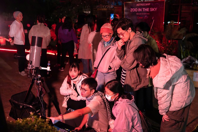 'Vườn thú lớn nhất bầu trời': Trước tết, nhiều người TP.HCM vượt hàng trăm km để ngắm - Ảnh 6.