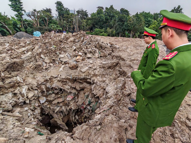 Bắt khẩn cấp 3 gi&aacute;m đốc c&ocirc;ng ty m&ocirc;i trường ở H&agrave; Nội - Ảnh 7.
