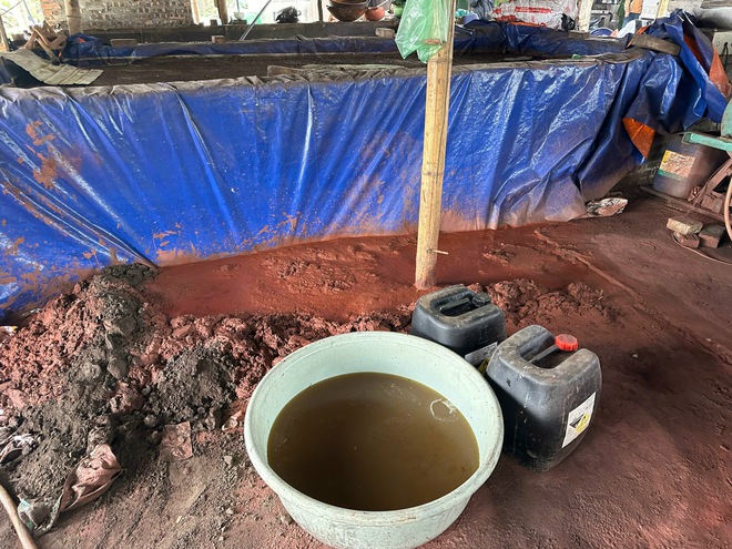 Tạm giữ 3 chủ xưởng ph&acirc;n kim xả 7 tấn chất thải nguy hại ra m&ocirc;i trường- Ảnh 6.