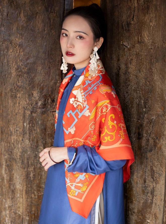 Cảm nhận vẻ đẹp áo dài khăn lụa trong mùa xuân 2026 - Ảnh 10.