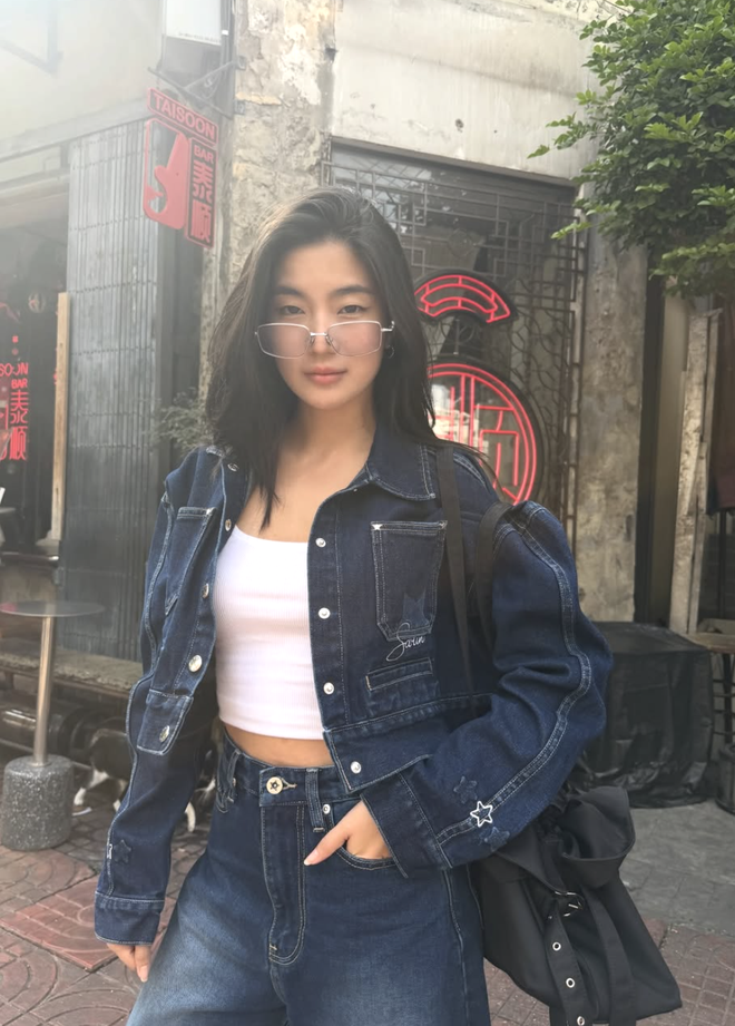 Bản phối đời thường trở nên ấn tượng hơn với. áo khoác denim  - Ảnh 4.