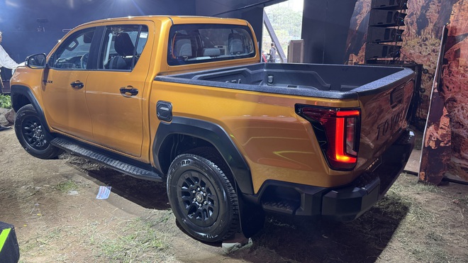 Toyota Hilux 2026 lột x&aacute;c thiết kế, chốt gi&aacute; từ 632 triệu đồng- Ảnh 3.