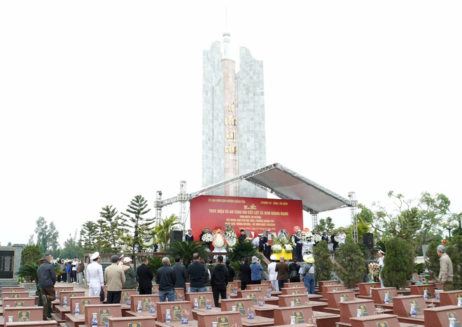 Trao bằng Tổ quốc ghi c&ocirc;ng liệt sĩ Đ&agrave;m Quang Mạnh hy sinh tại quần đảo Trường Sa- Ảnh 2.