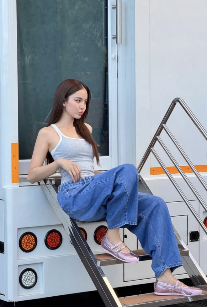 Giày búp bê đế bệt mang đến sự thoải mái mà vẫn tinh tế- Ảnh 6.