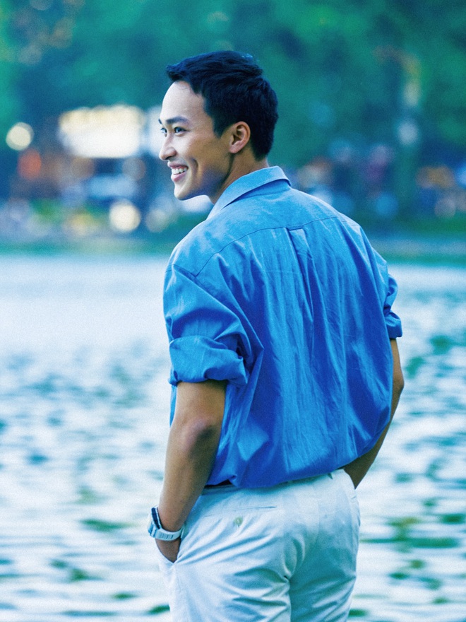 Diễn viên 'Mưa đỏ' hóa hoàng tử trong các thiết kế menswear mê hoặc- Ảnh 8. Diễn viên 'Mưa đỏ' hóa hoàng tử trong các thiết kế menswear mê hoặc- Ảnh 8.