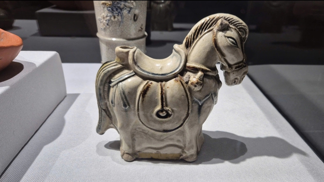 2 bảo vật quốc gia được trưng b&agrave;y tại triển l&atilde;m 'Ngựa trong nghệ thuật tạo h&igrave;nh'- Ảnh 4.
