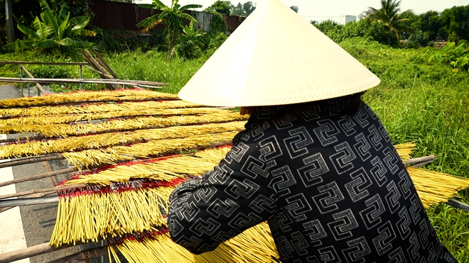 L&agrave;m nhang tết ở TP.HCM: Người gi&agrave; mong người trung ni&ecirc;n giữ nghề - Ảnh 8.