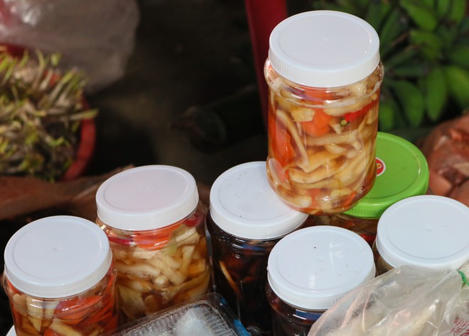 Tết hiện đại đủ đầy, vì sao nhiều người vẫn nhớ tết xưa? - Ảnh 2.