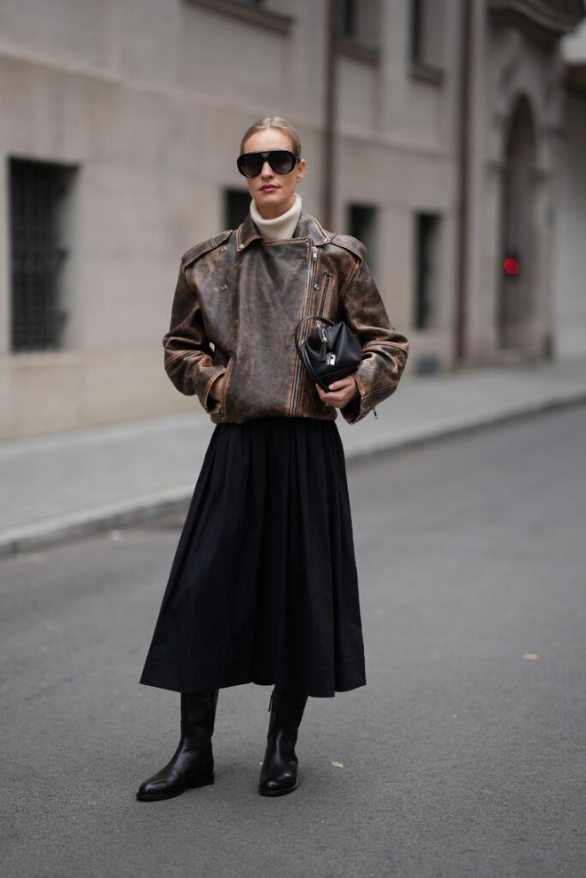 Chân váy chữ A khoác lên diện mạo mới: Phong cách retro vượt thời gian- Ảnh 7.