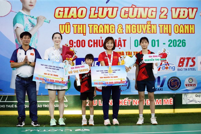 &lsquo;Nữ ho&agrave;ng điền kinh&rsquo; Nguyễn Thị Oanh xuất hiện ở sự kiện đặc biệt, đ&aacute;nh cầu l&ocirc;ng c&ugrave;ng vợ Tiến Minh- Ảnh 30.