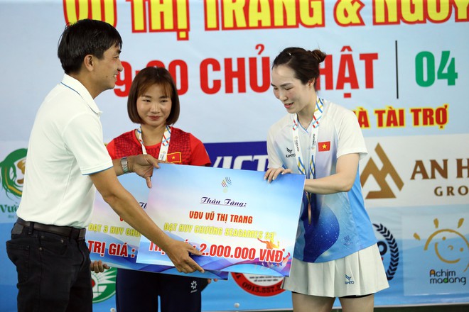 &lsquo;Nữ ho&agrave;ng điền kinh&rsquo; Nguyễn Thị Oanh xuất hiện ở sự kiện đặc biệt, đ&aacute;nh cầu l&ocirc;ng c&ugrave;ng vợ Tiến Minh- Ảnh 27.