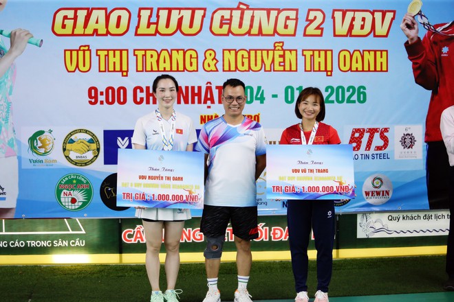 &lsquo;Nữ ho&agrave;ng điền kinh&rsquo; Nguyễn Thị Oanh xuất hiện ở sự kiện đặc biệt, đ&aacute;nh cầu l&ocirc;ng c&ugrave;ng vợ Tiến Minh- Ảnh 26.