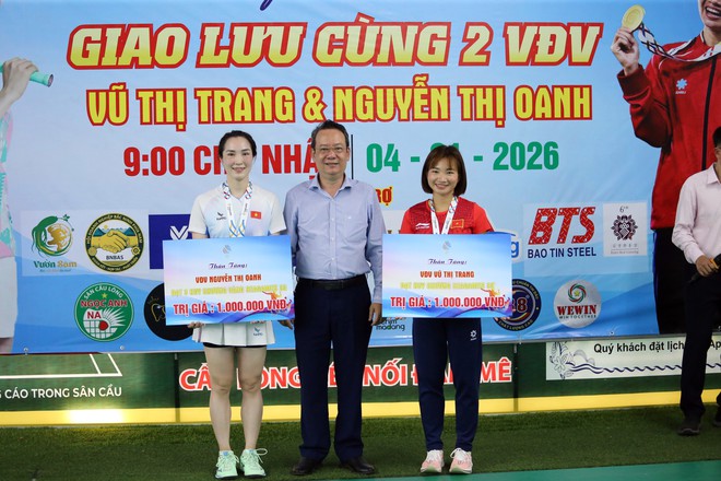 &lsquo;Nữ ho&agrave;ng điền kinh&rsquo; Nguyễn Thị Oanh xuất hiện ở sự kiện đặc biệt, đ&aacute;nh cầu l&ocirc;ng c&ugrave;ng vợ Tiến Minh- Ảnh 25.