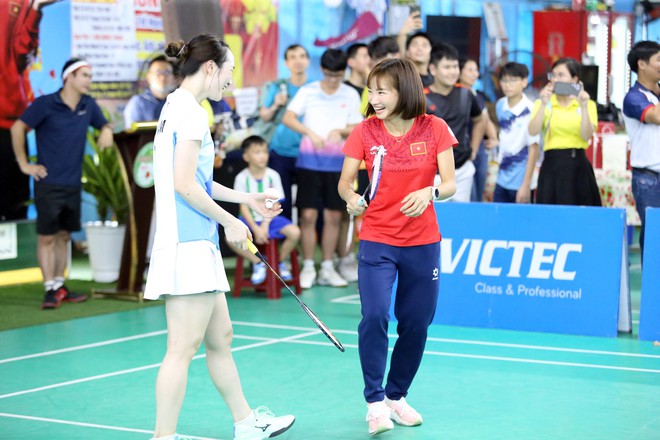 &lsquo;Nữ ho&agrave;ng điền kinh&rsquo; Nguyễn Thị Oanh xuất hiện ở sự kiện đặc biệt, đ&aacute;nh cầu l&ocirc;ng c&ugrave;ng vợ Tiến Minh- Ảnh 37.