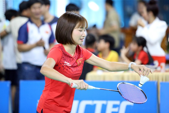 &lsquo;Nữ ho&agrave;ng điền kinh&rsquo; Nguyễn Thị Oanh xuất hiện ở sự kiện đặc biệt, đ&aacute;nh cầu l&ocirc;ng c&ugrave;ng vợ Tiến Minh- Ảnh 33.