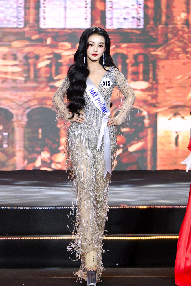 Vẻ n&oacute;ng bỏng của c&ocirc; g&aacute;i vừa đăng quang Hoa hậu biển Việt Nam - Ảnh 4.