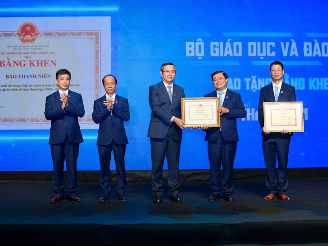 Báo Thanh Niên kỷ niệm 40 năm ngày phát hành số đầu tiên- Ảnh 9. Báo Thanh Niên kỷ niệm 40 năm ngày phát hành số đầu tiên- Ảnh 9.