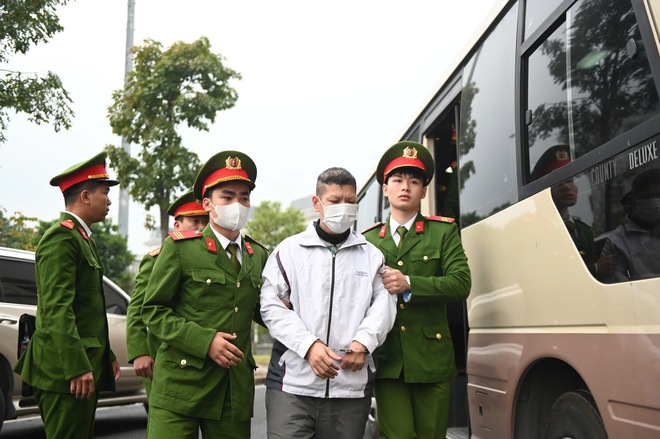 2 cựu Cục trưởng Cục An toàn thực phẩm hầu tòa vì nhận hối lộ- Ảnh 5. 2 cựu Cục trưởng Cục An toàn thực phẩm hầu tòa vì nhận hối lộ- Ảnh 5.