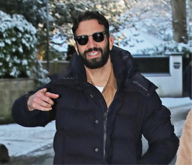 Lộ tình trạng của HLV Amorim sau khi bị M.U sa thải, bỏ túi tiền đền bù 900 tỉ đồng- Ảnh 3. Lộ tình trạng của HLV Amorim sau khi bị M.U sa thải, bỏ túi tiền đền bù 900 tỉ đồng- Ảnh 3.