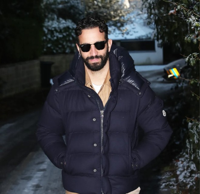 Lộ tình trạng của HLV Amorim sau khi bị M.U sa thải, bỏ túi tiền đền bù 900 tỉ đồng- Ảnh 4. Lộ tình trạng của HLV Amorim sau khi bị M.U sa thải, bỏ túi tiền đền bù 900 tỉ đồng- Ảnh 4.