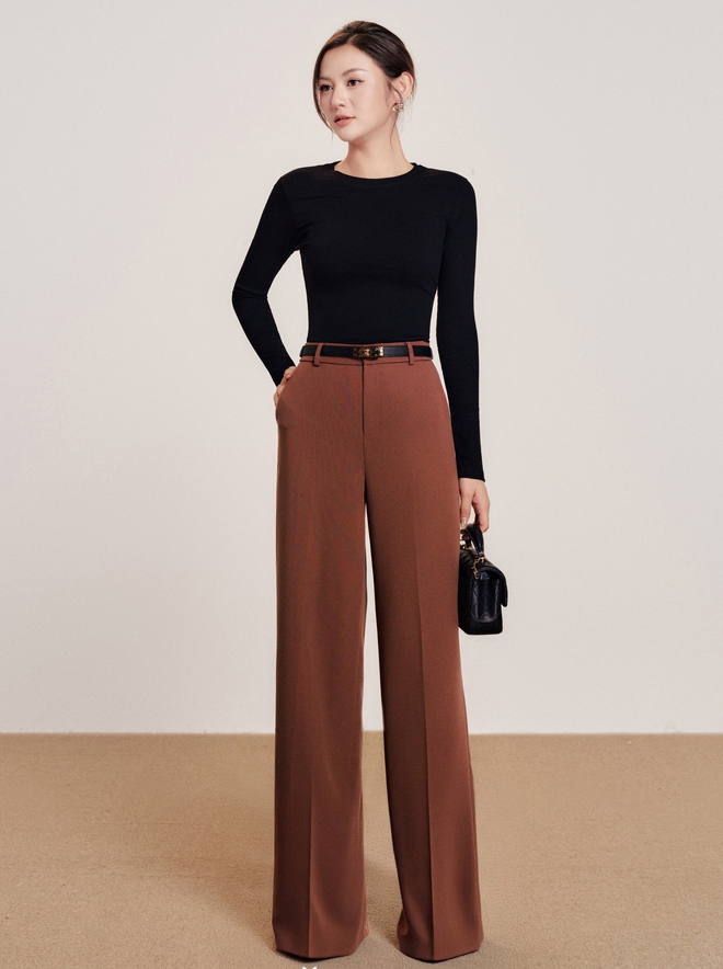 Quần ống loe, chân váy bút chì... tôn chân dài và còn dễ phối đồ Quần ống loe, chân váy bút chì... tôn chân dài và còn dễ phối đồ- Ảnh 4.