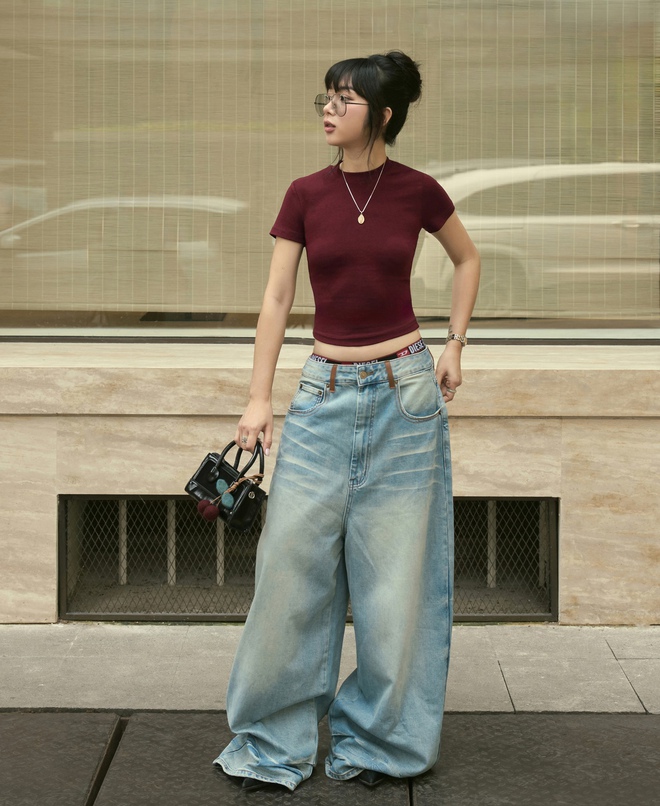 Quần jeans cạp trễ, xu hướng gợi cảm trở lại với diện mạo mới- Ảnh 3.