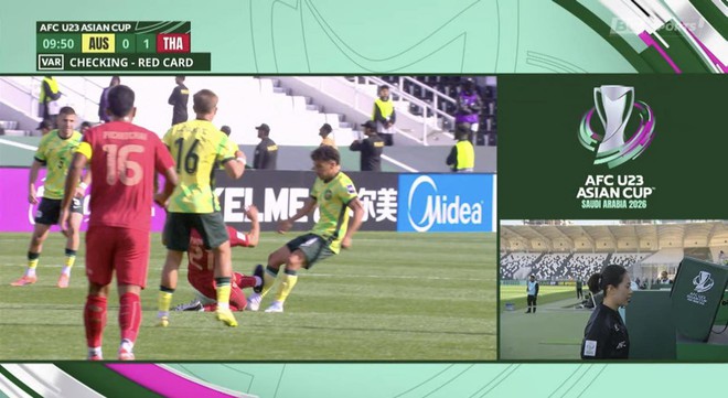 U.23 Th&aacute;i Lan vừa ghi b&agrave;n đ&atilde; d&iacute;nh thẻ đỏ, thua ngược đau đớn U.23 &Uacute;c- Ảnh 1.