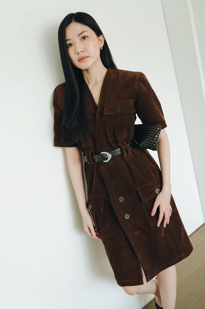 Váy dáng dài từ lụa, nhung the, organza đặc sắc, hoàn hảo cho mùa lạnh- Ảnh 6.