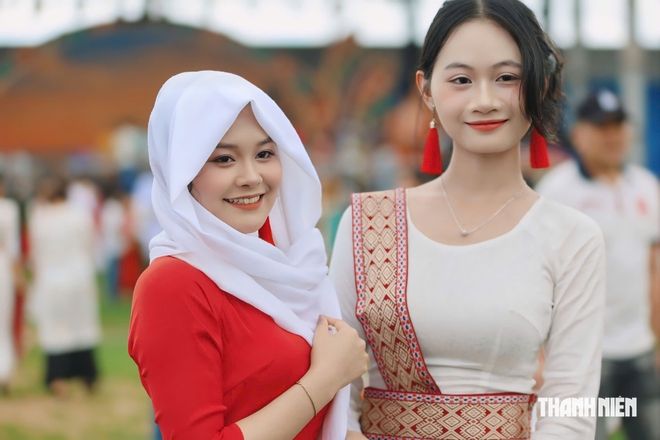 Thiếu nữ Chăm rạng rỡ tại lễ hội Kat&ecirc; 2026 - Ảnh 4.