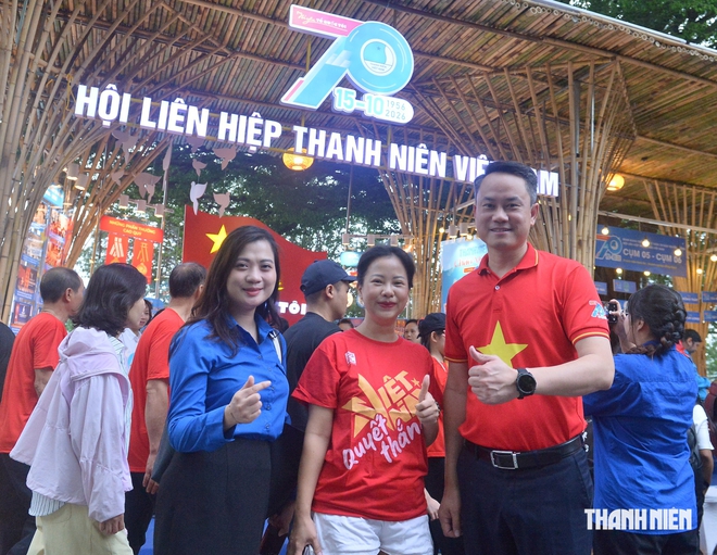 Khai mạc triển lãm '70 năm dấu ấn - tiếp nối khát vọng' - Ảnh 11.