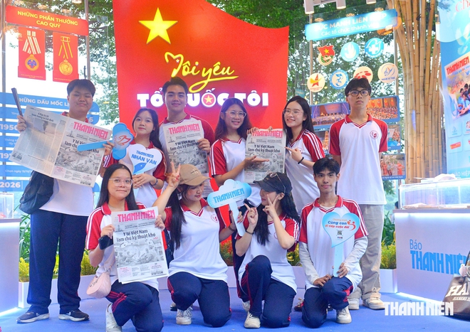 Khai mạc triển lãm '70 năm dấu ấn - tiếp nối khát vọng' - Ảnh 13.