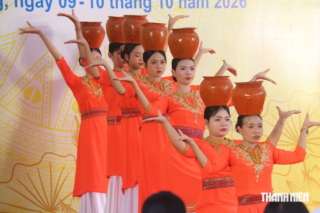 Katê bên tháp cổ Pô Sah Inư: Sắc màu văn hóa Chăm giữa miền di sản- Ảnh 5.