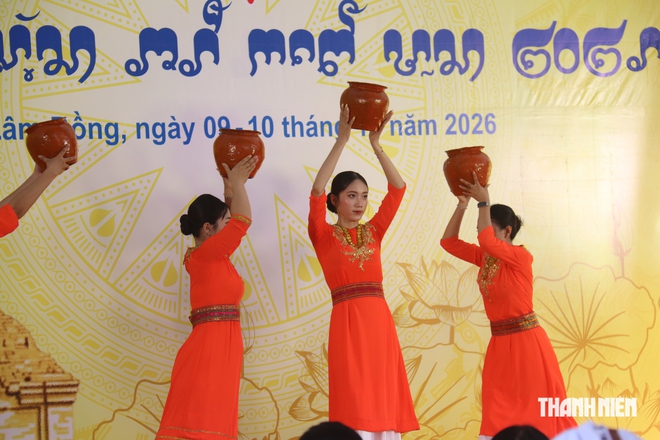 Katê bên tháp cổ Pô Sah Inư: Sắc màu văn hóa Chăm giữa miền di sản- Ảnh 4.