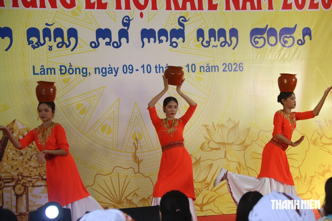 Katê bên tháp cổ Pô Sah Inư: Sắc màu văn hóa Chăm giữa miền di sản- Ảnh 3.