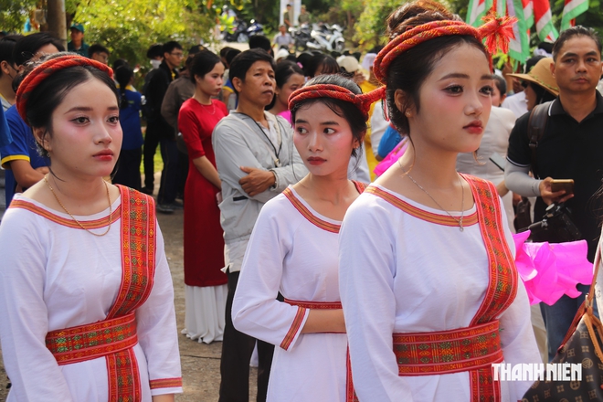 Katê bên tháp cổ Pô Sah Inư: Sắc màu văn hóa Chăm giữa miền di sản- Ảnh 16.