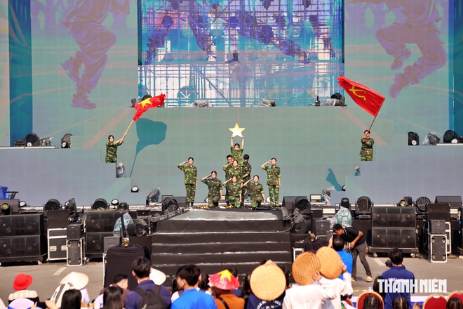 "Cháy" hết mình cùng Liên hoan nhóm nhảy thanh niên, sinh viên 2026 tại hồ Hoàn Kiếm - Ảnh 11.