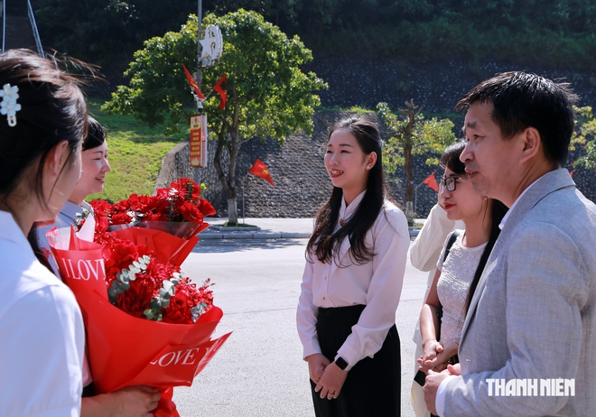 Đ&oacute;n thanh ni&ecirc;n Trung Quốc bắt đầu chuyến h&agrave;nh tr&igrave;nh đỏ tại Việt Nam- Ảnh 4.