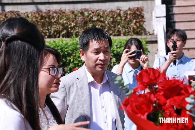 Đ&oacute;n thanh ni&ecirc;n Trung Quốc bắt đầu chuyến h&agrave;nh tr&igrave;nh đỏ tại Việt Nam- Ảnh 3.