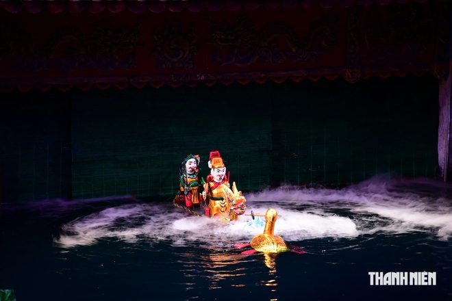 Thanh niên Trung Quốc xem múa rối nước, tìm hiểu văn hóa các dân tộc Việt Nam- Ảnh 2.