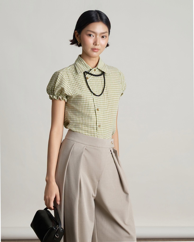 5 kiểu áo blouse nữ tính để nàng làm mới phong cách công sở- Ảnh 8.