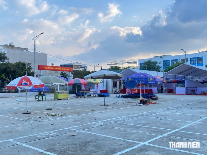 Lạng Sơn: Người dân ra giữa đường bán hàng thay vì đến chợ mới- Ảnh 7.