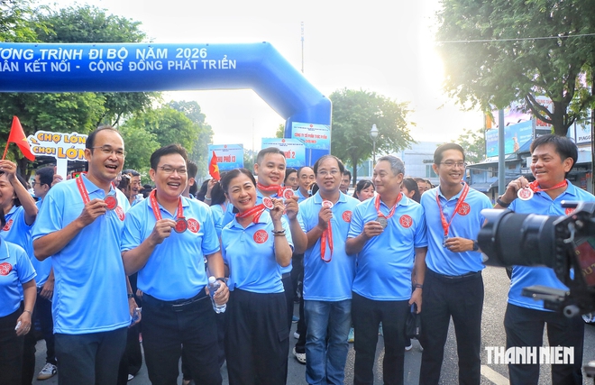Sáng chủ nhật, hơn 1.700 người tham gia đi bộ ở Chợ Lớn, TP.HCM - Ảnh 10.