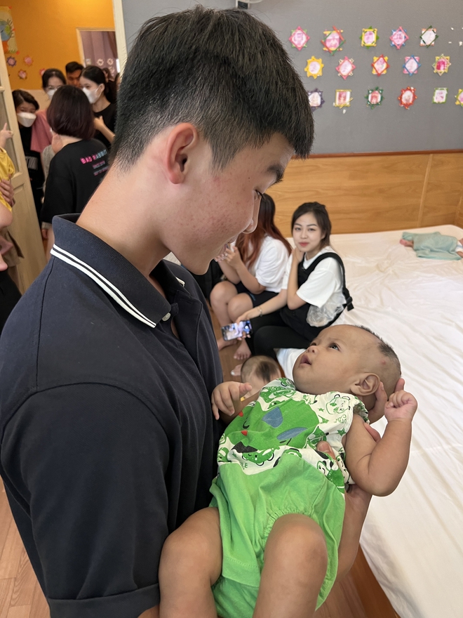 Nụ cười trẻ thơ - Ảnh 4.