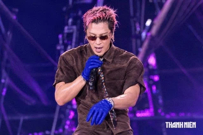 BigBang quỳ gối cảm ơn khán giả Việt sau đêm diễn ở Hà Nội - Ảnh 3.