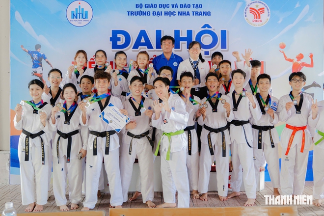 Sôi nổi tranh tài tại Đại hội thể dục thể thao Trường ĐH Nha Trang - Ảnh 2.