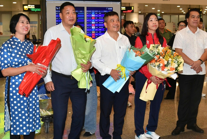 Các cô gái vàng cầu mây về nước sau tiếng vang lớn ở ASIAD 20 - Ảnh 8.