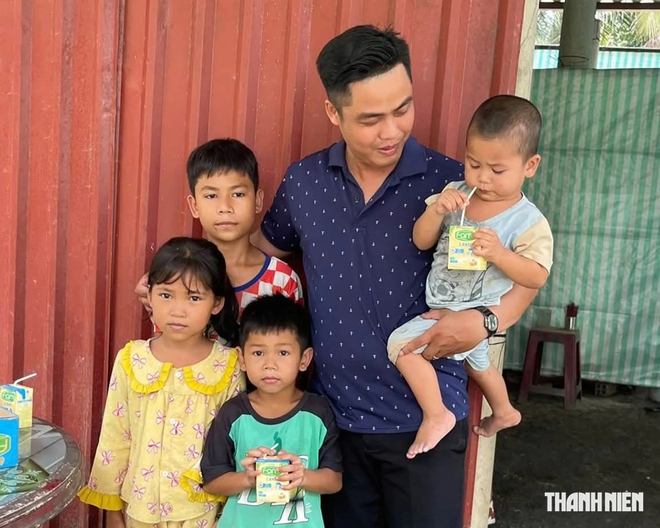 Thầy giáo dành 1/2 tiền lương tiếp sức học trò nghèo- Ảnh 4.