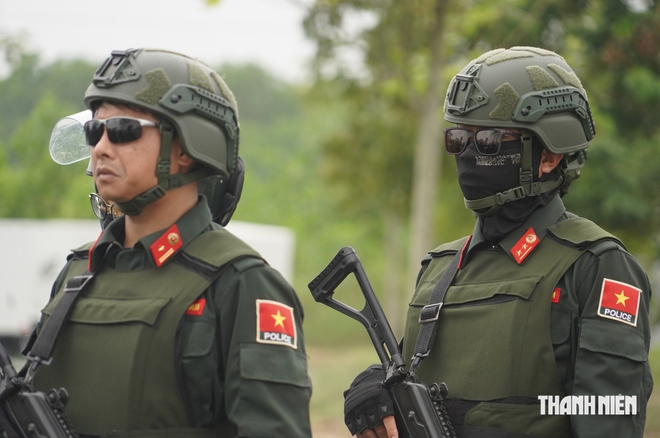 Hơn 200 cảnh s&aacute;t g&igrave;n giữ h&ograve;a b&igrave;nh ph&ocirc; diễn cứu con tin, chống khủng bố- Ảnh 1.
