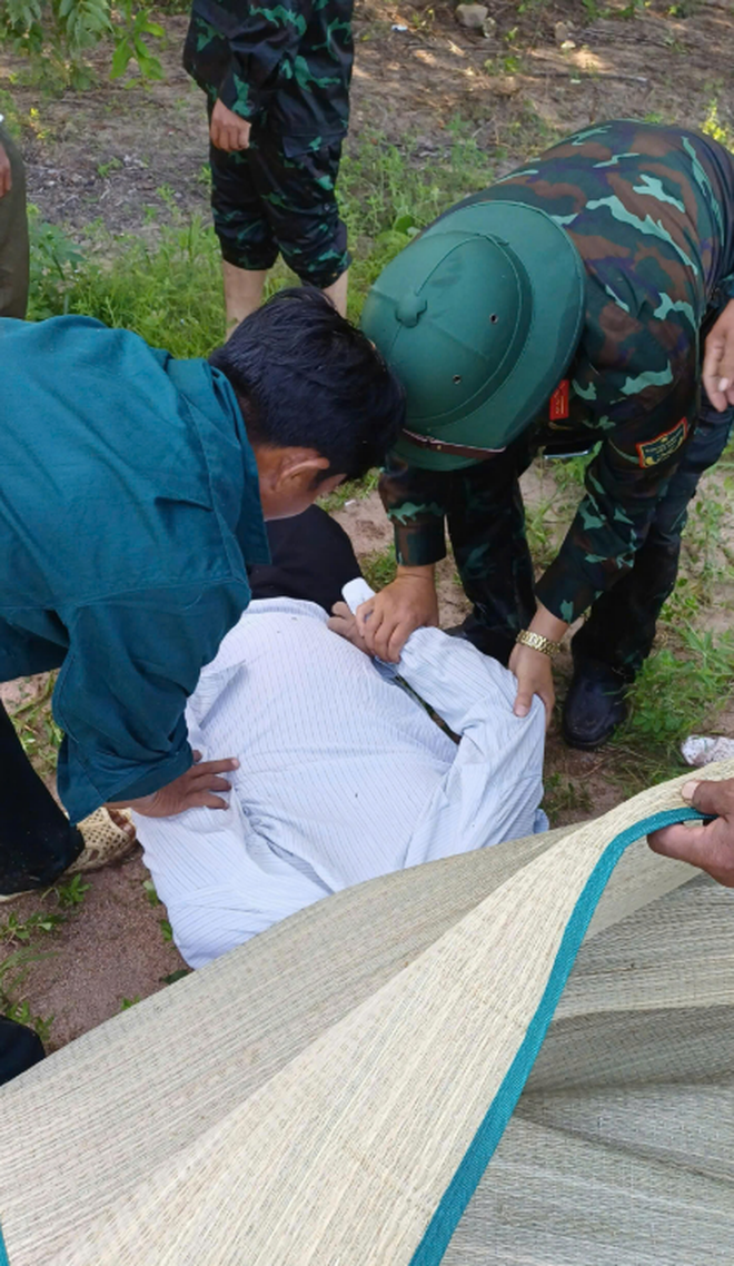 Nước lũ cuốn trôi 2 người đi cắm trại, một người tử vong - Ảnh 2.